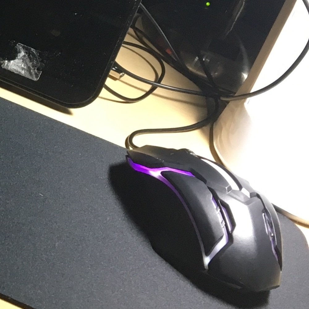LED mouse for gaming